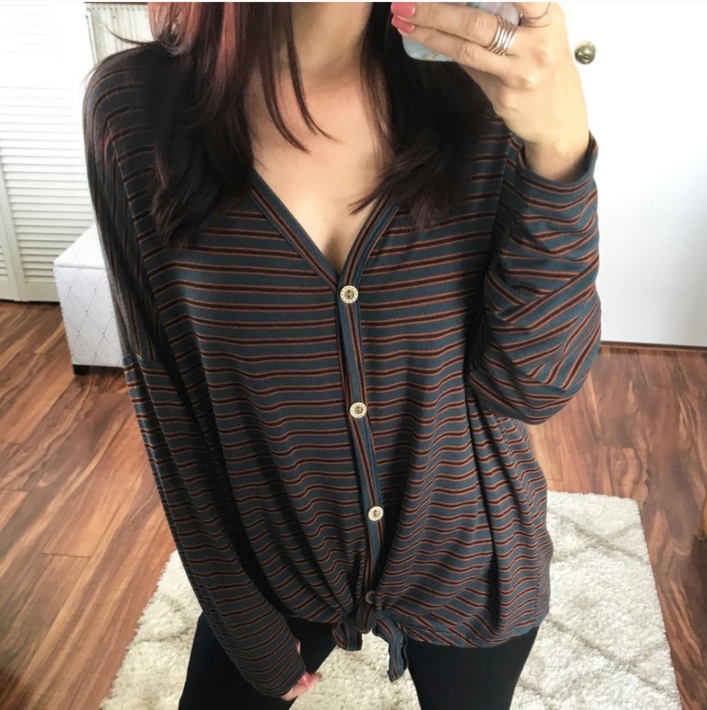 🆕️{NWOT} |REPOSH|• Teal Multi Stripe Top •